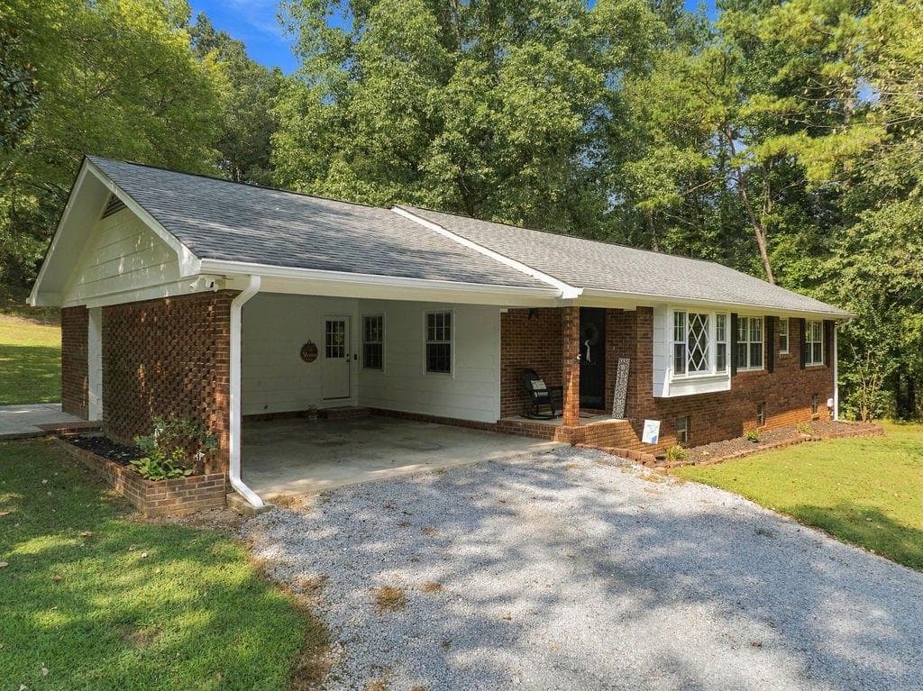 3 bedroom, 2 bathroom, 1,397 sq ft single family residence for sale at 1634 Little Texas Valley Road, Rome, GA 30165 — photo 4