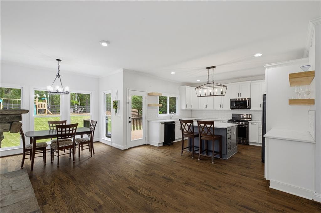 5 bedroom, 4 bathroom, 3,995 sq ft single family residence for sale at 330 Walnut Hills Crossing, Canton, GA 30114 — photo 10