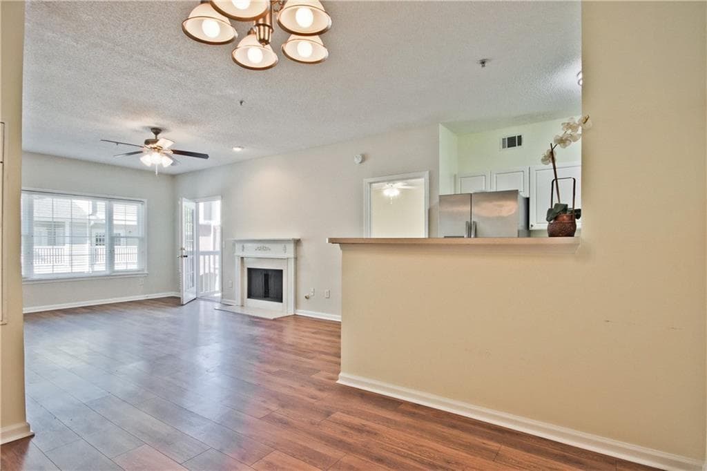 2 bedroom, 2 bathroom, 1,158 sq ft condominium for rent at 8102 WOODLAND Lane 8102, Alpharetta, GA 30009 for $2,000 a month — photo 9