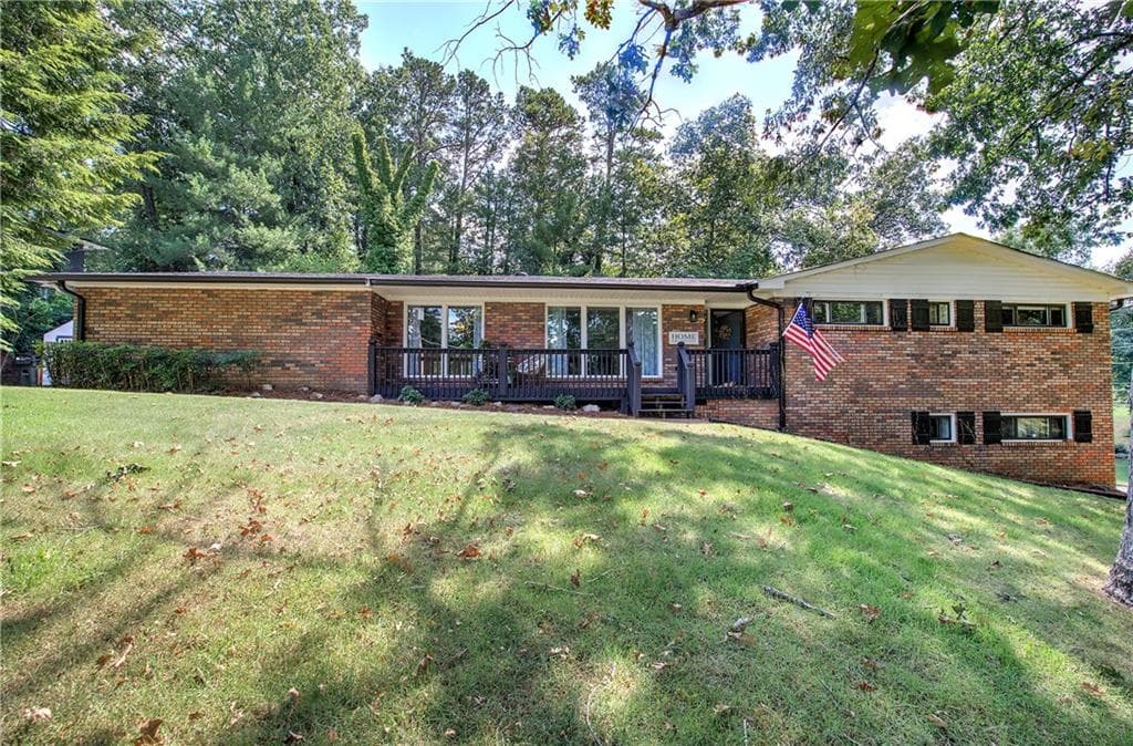 4 bedroom, 2 bathroom, 2,471 sq ft single family residence for sale at 1717 Rio Vista Drive, Dalton, GA 30720