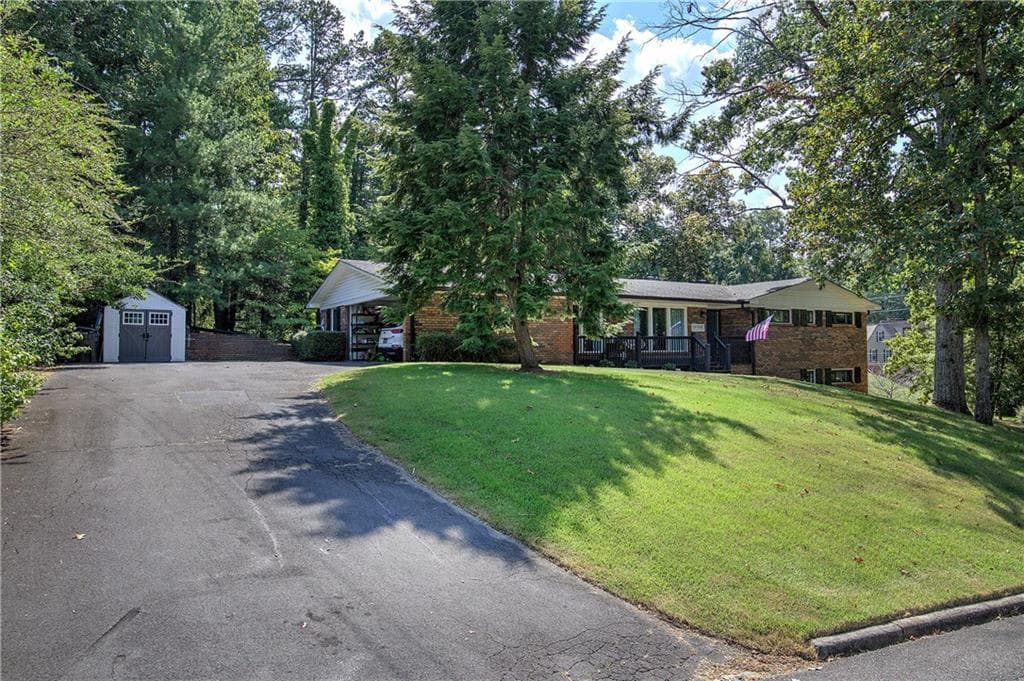 4 bedroom, 2 bathroom, 2,471 sq ft single family residence for sale at 1717 Rio Vista Drive, Dalton, GA 30720 — photo 3