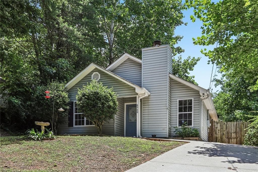 2 bedroom, 1 bathroom, 808 sq ft single family residence for sale at 6360 Quail Trail, Gainesville, GA 30506 — photo 2