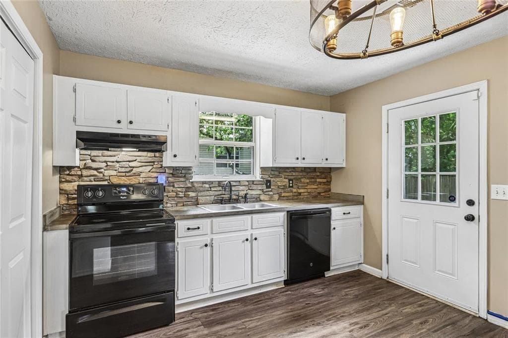 2 bedroom, 1 bathroom, 808 sq ft single family residence for sale at 6360 Quail Trail, Gainesville, GA 30506 — photo 9