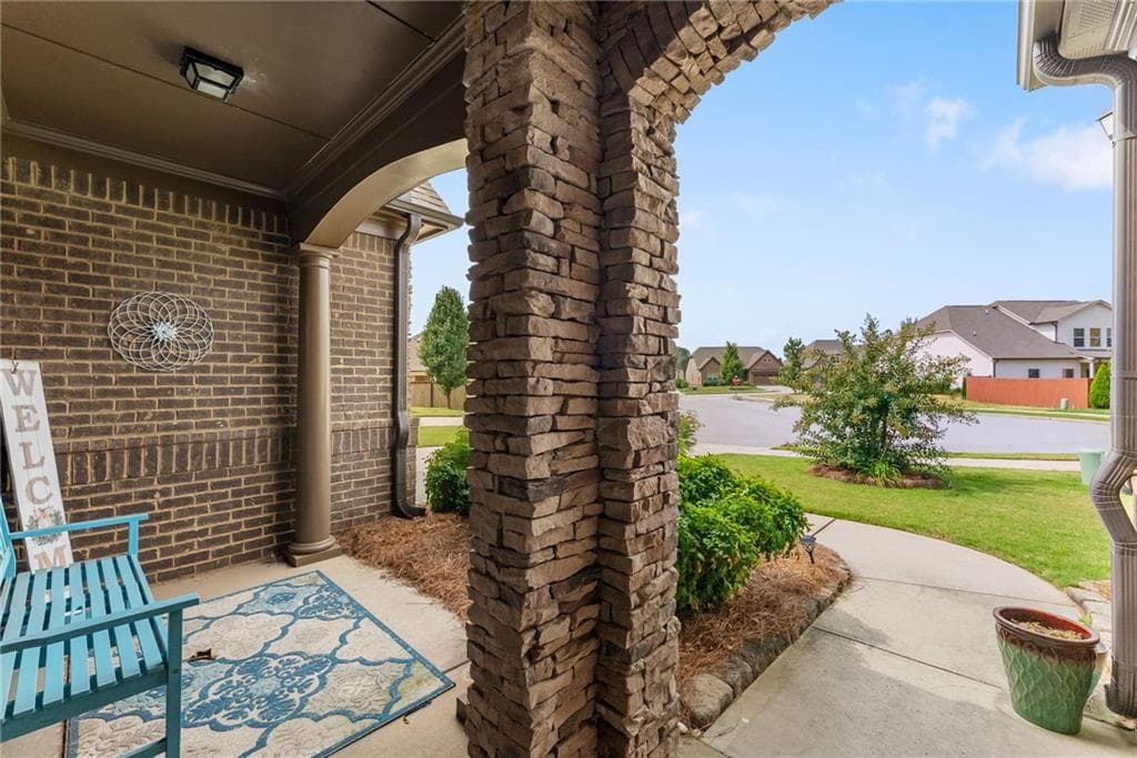 4 bedroom, 4 bathroom, 2,575 sq ft single family residence for sale at 4310 Granison Chase, Gainesville, GA 30504 — photo 6