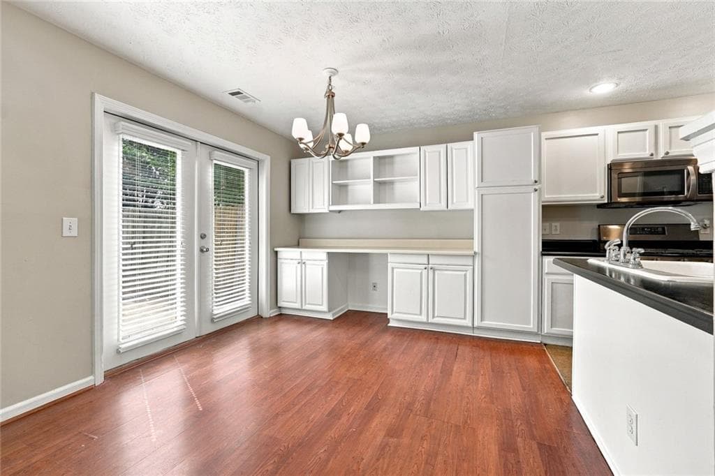 3 bedroom, 3 bathroom, 1,377 sq ft single family residence for sale at 2115 Calumet Crossing, Cumming, GA 30041 — photo 9