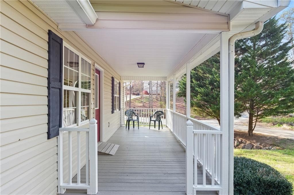 2 bedroom, 2 bathroom, 1,272 sq ft single family residence for sale at 218 Eden Woods, Clarkesville, GA 30523 — photo 2