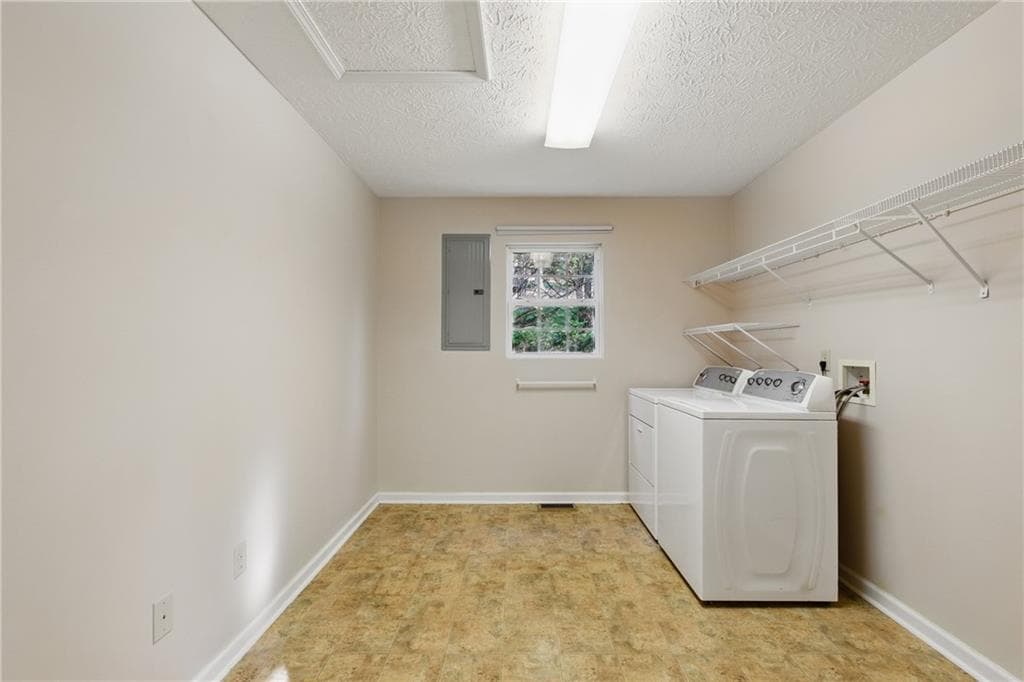 2 bedroom, 2 bathroom, 1,272 sq ft single family residence for sale at 218 Eden Woods, Clarkesville, GA 30523 — photo 7