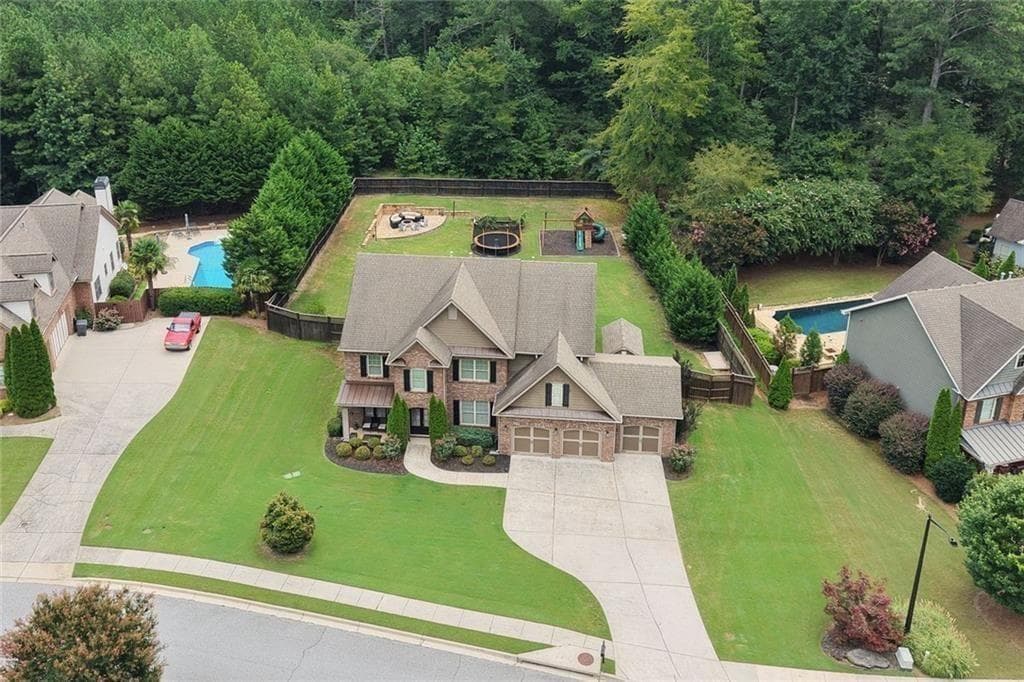 5 bedroom, 4 bathroom, 3,705 sq ft single family residence for sale at 1685 Dew Place, Marietta, GA 30064 — photo 2