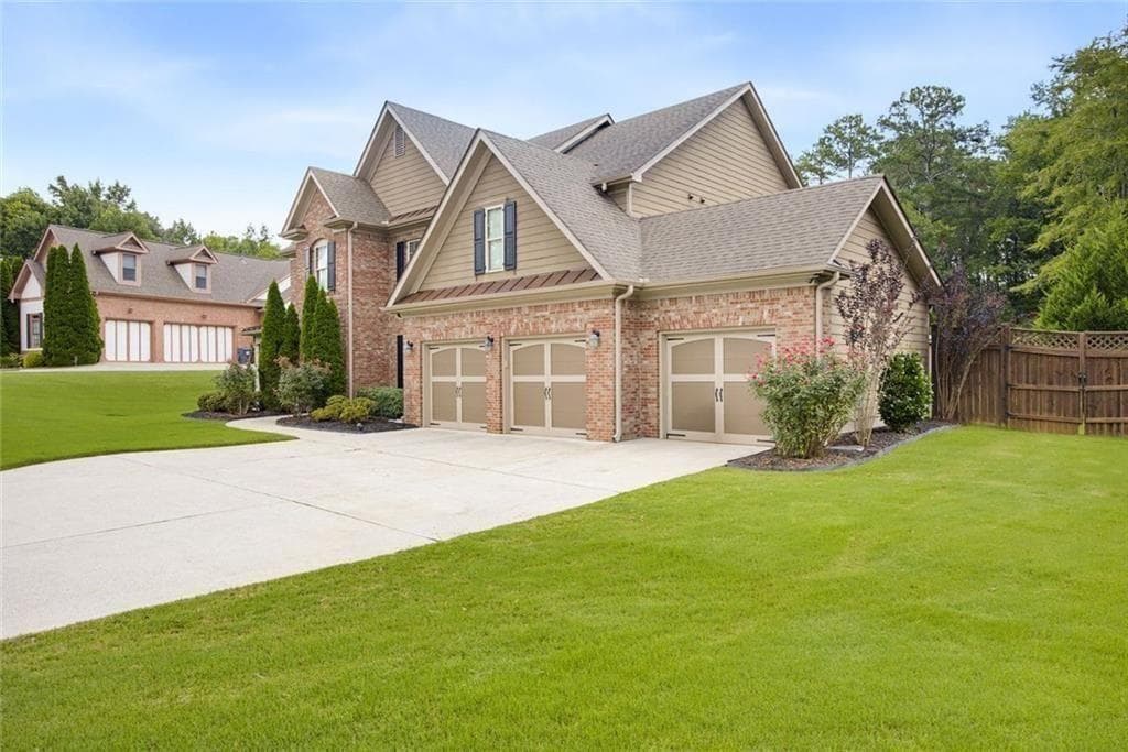 5 bedroom, 4 bathroom, 3,705 sq ft single family residence for sale at 1685 Dew Place, Marietta, GA 30064 — photo 4