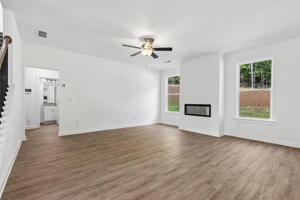 4 bedroom, 3 bathroom, 2,517 sq ft single family residence for sale at 100 Eryn Terrace, Covington, GA 30014 — photo 6