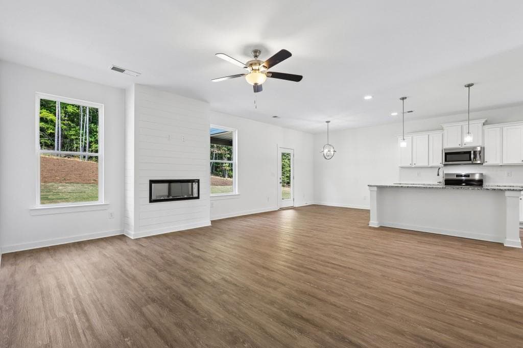 4 bedroom, 3 bathroom, 2,517 sq ft single family residence for sale at 100 Eryn Terrace, Covington, GA 30014 — photo 7