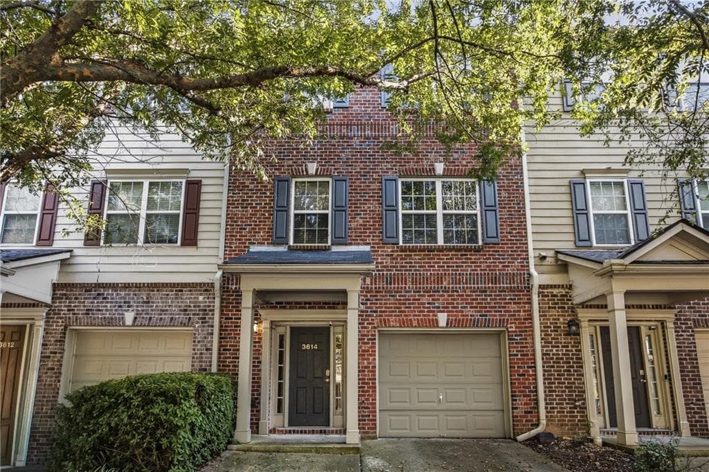3 bedroom, 4 bathroom, 1,496 sq ft townhouse for sale at 3614 Utoy Drive, Atlanta, GA 30331 — photo 1 of 30
