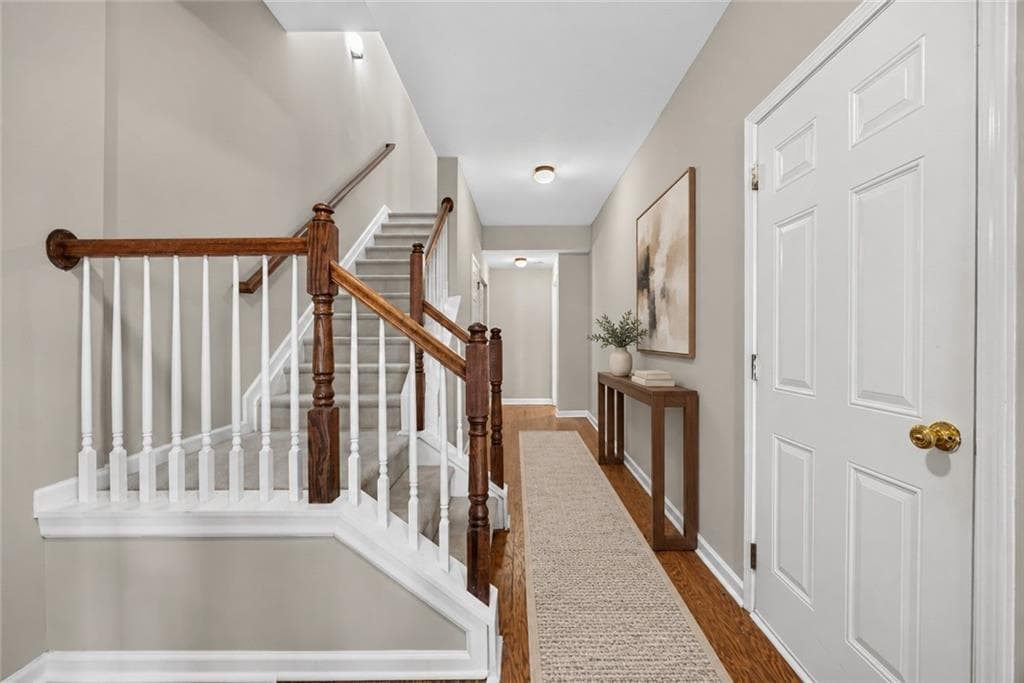 3 bedroom, 4 bathroom, 1,496 sq ft townhouse for sale at 3614 Utoy Drive, Atlanta, GA 30331 — photo 3