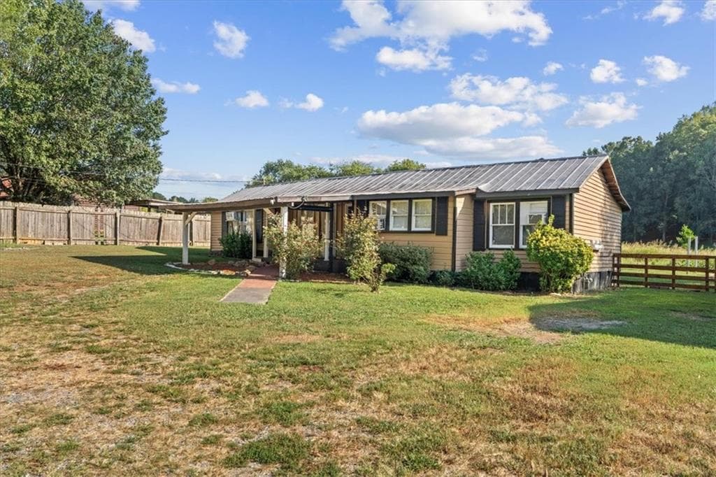 2 bedroom, 1 bathroom, 1,096 sq ft single family residence for sale at 362 River Bend Road, Plainville, GA 30733 — photo 2