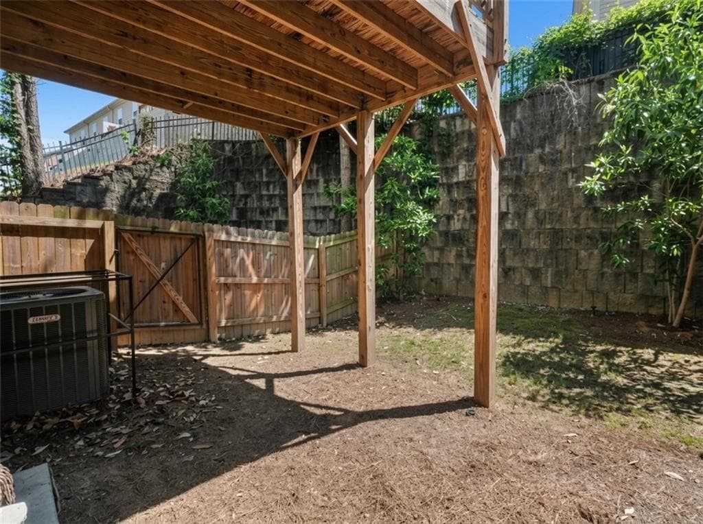 4 bedroom, 4 bathroom, 1,344 sq ft townhouse for sale at 870 Society Circle, Atlanta, GA 30331 — photo 3
