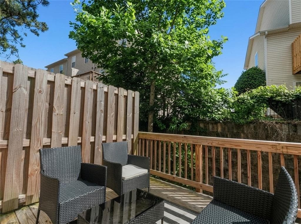 4 bedroom, 4 bathroom, 1,344 sq ft townhouse for sale at 870 Society Circle, Atlanta, GA 30331 — photo 9