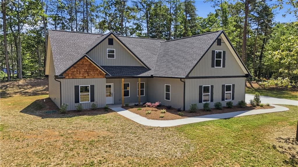 4 bedroom, 3 bathroom, 1,846 sq ft single family residence for sale at 180 Edwards Road, Clarkesville, GA 30523 — photo 1 of 54
