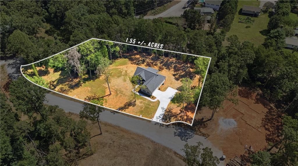 4 bedroom, 3 bathroom, 1,846 sq ft single family residence for sale at 180 Edwards Road, Clarkesville, GA 30523 — photo 2