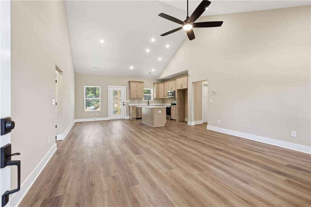 4 bedroom, 3 bathroom, 1,846 sq ft single family residence for sale at 180 Edwards Road, Clarkesville, GA 30523 — photo 3