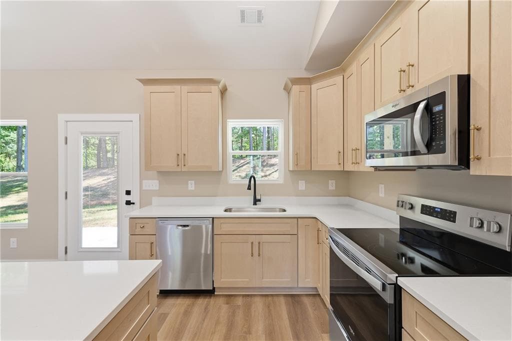 4 bedroom, 3 bathroom, 1,846 sq ft single family residence for sale at 180 Edwards Road, Clarkesville, GA 30523 — photo 10