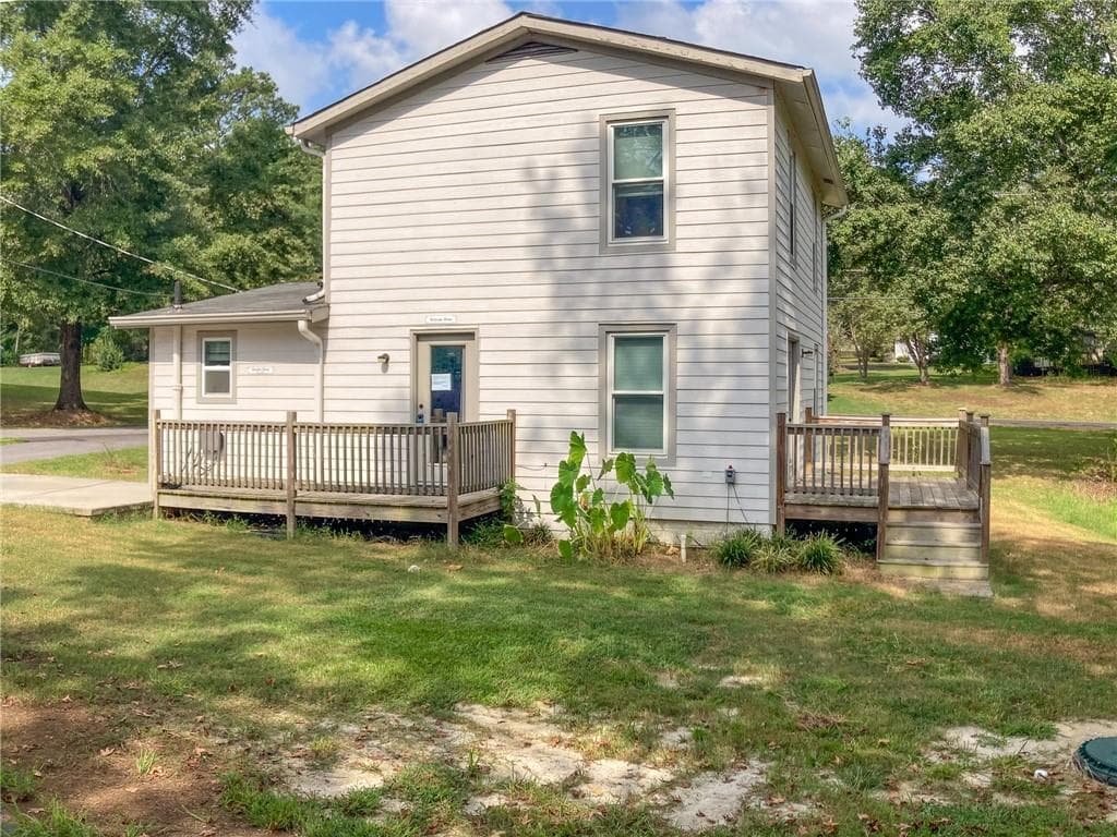 3 bedroom, 2 bathroom, 1,326 sq ft single family residence for sale at 3770 Youth Monroe Road, Loganville, GA 30052 — photo 4