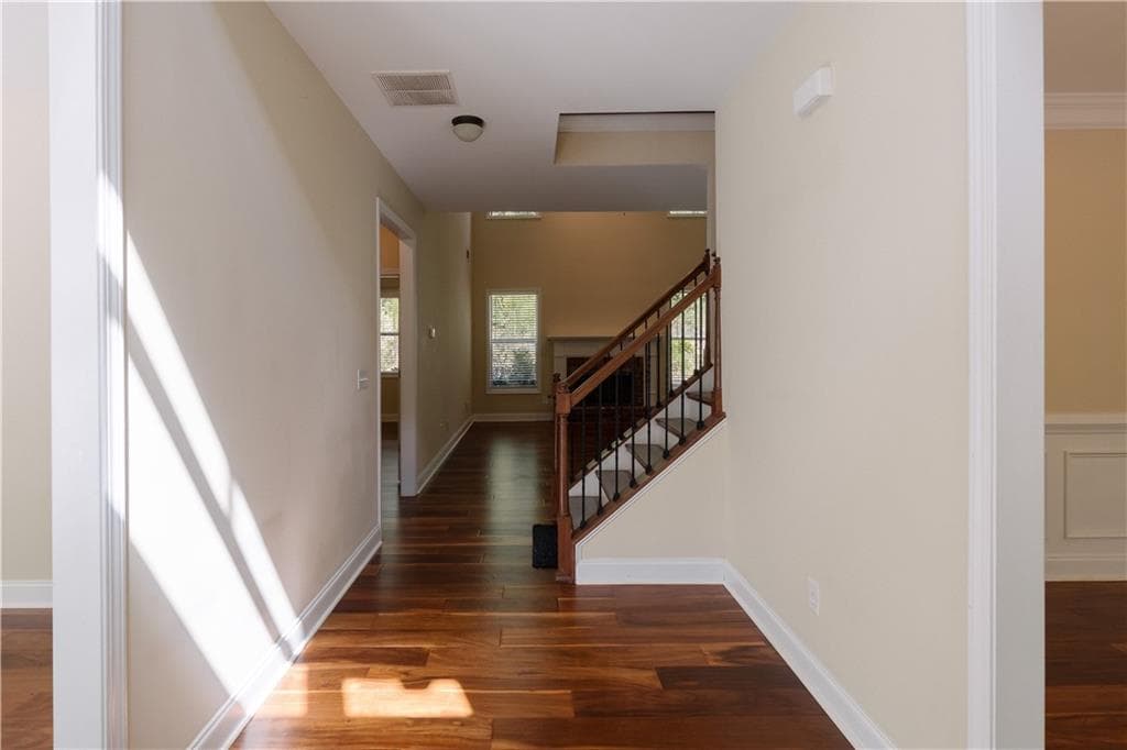 5 bedroom, 3 bathroom, 2,931 sq ft single family residence for sale at 3919 Grand Park Drive, Suwanee, GA 30024 — photo 7