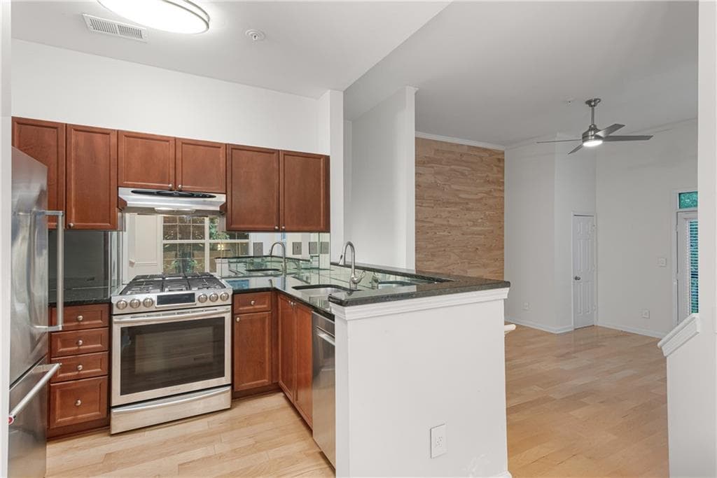 1 bedroom, 1 bathroom, 997 sq ft condominium for sale at 4252 River Green Drive 508, Atlanta, GA 30327 — photo 7