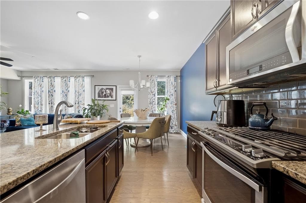 4 bedroom, 4 bathroom, 2,531 sq ft townhouse for sale at 1008 Candela Lane, Smyrna, GA 30082 — photo 8