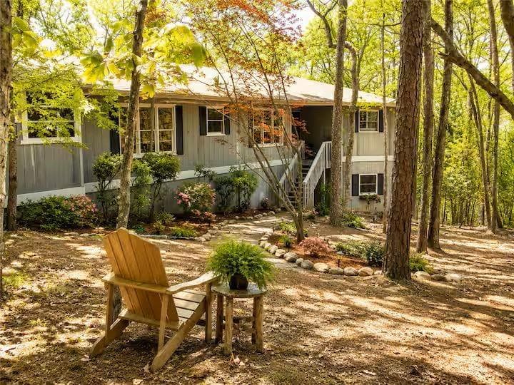 3 bedroom, 4 bathroom, 1,948 sq ft single family residence for sale at 10 Morgan Walk, Big Canoe, GA 30143