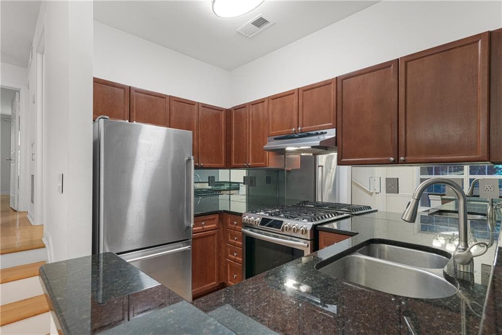 1 bedroom, 1 bathroom, 997 sq ft condominium for sale at 4252 River Green Drive 508, Atlanta, GA 30327 — photo 8