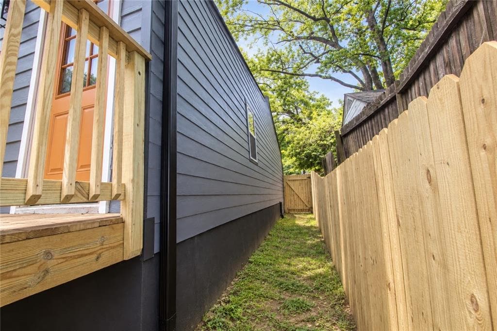 3 bedroom, 2 bathroom, 1,200 sq ft single family residence under contract at 1254 Campbellton Road, Atlanta, GA 30310 — photo 6