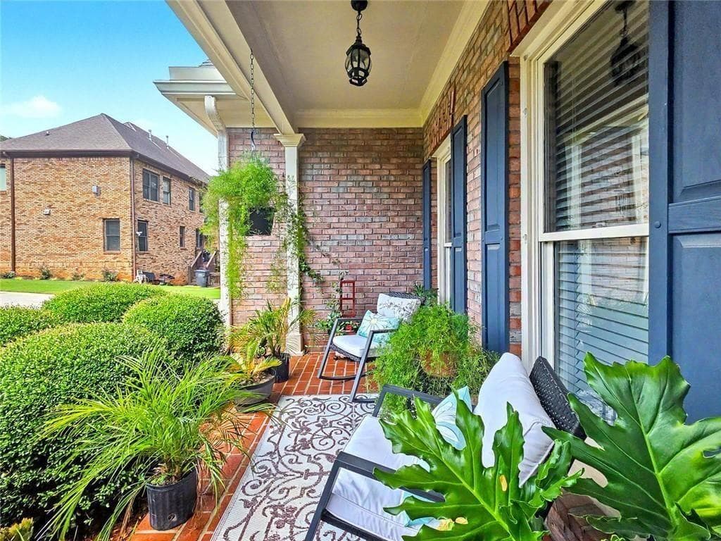 6 bedroom, 4 bathroom, 4,481 sq ft single family residence under contract at 5717 Harmony Point Drive, Lilburn, GA 30047 — photo 4