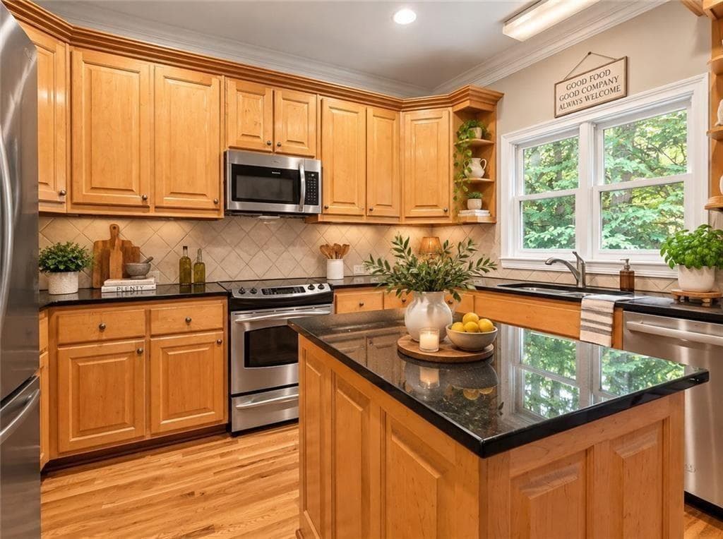 6 bedroom, 4 bathroom, 4,481 sq ft single family residence under contract at 5717 Harmony Point Drive, Lilburn, GA 30047 — photo 5