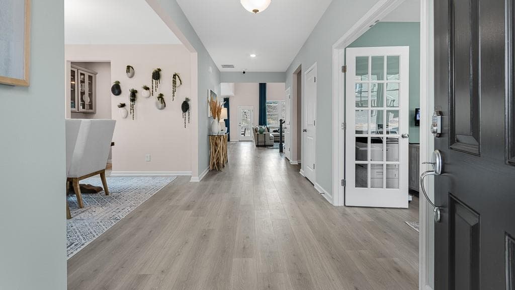 5 bedroom, 5 bathroom, 3,795 sq ft single family residence for sale at 8515 Stratford Oaks Avenue, Ball Ground, GA 30107 — photo 5