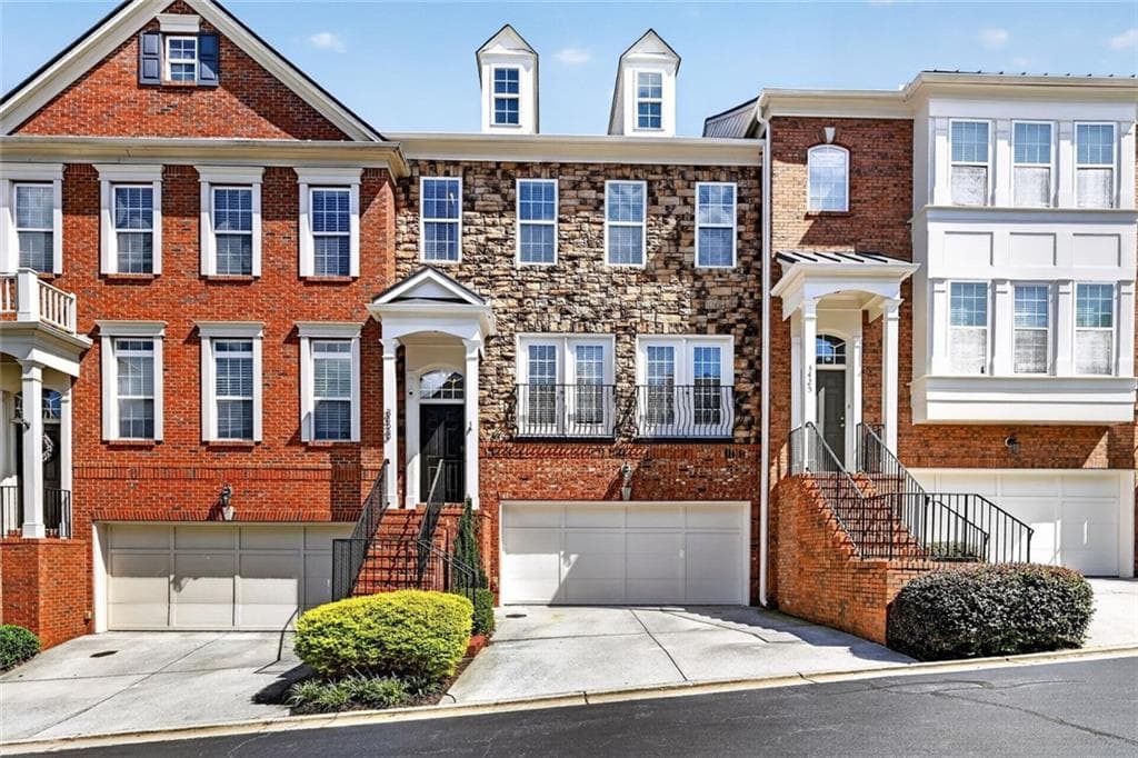 3 bedroom, 4 bathroom, 2,328 sq ft townhouse for rent at 3423 Triview Square, Atlanta, GA 30339 for $3,250 a month — photo 1 of 44