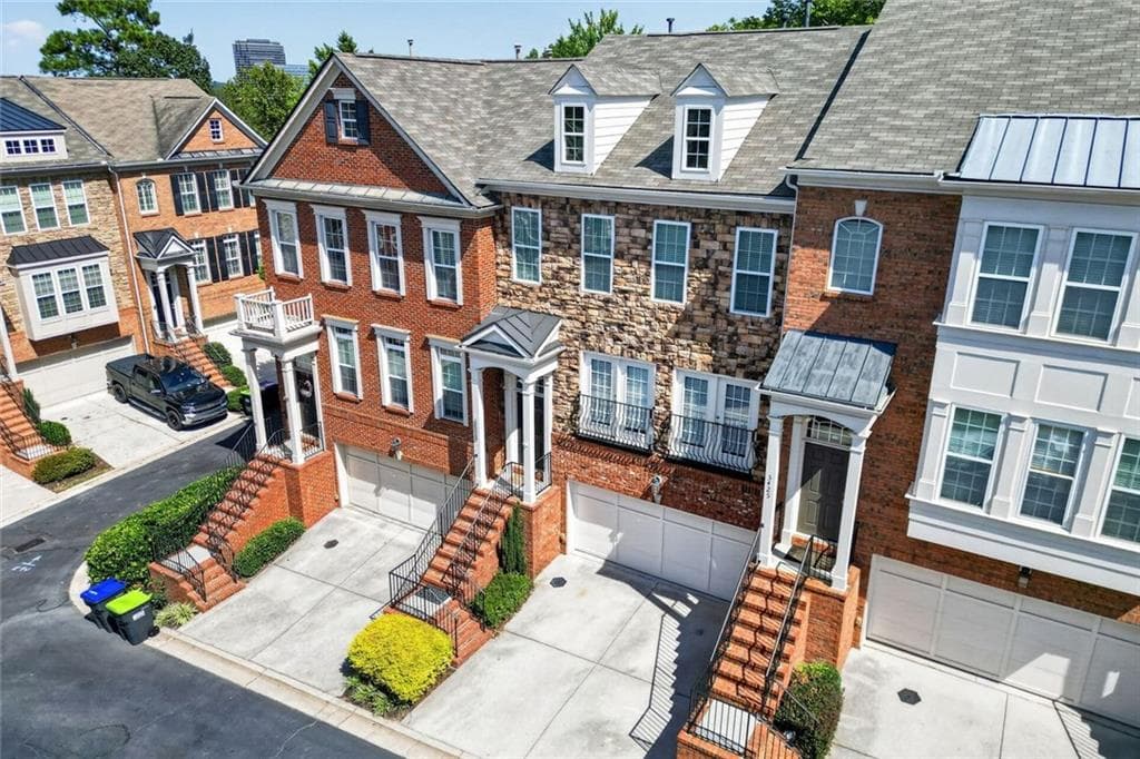 3 bedroom, 4 bathroom, 2,328 sq ft townhouse for rent at 3423 Triview Square, Atlanta, GA 30339 for $3,250 a month — photo 3