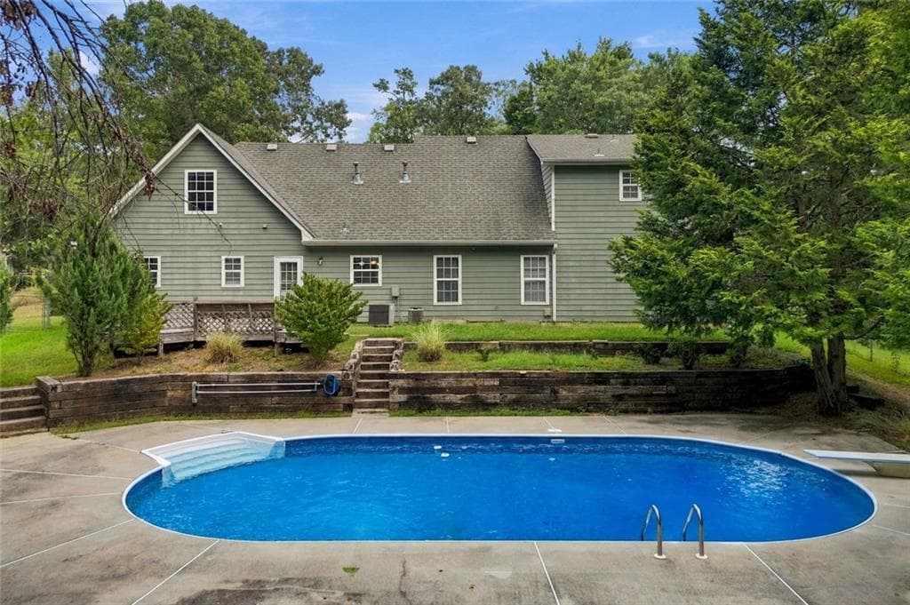 3 bedroom, 3 bathroom, 2,063 sq ft single family residence for sale at 3343 Pommel Court, Loganville, GA 30052 — photo 3
