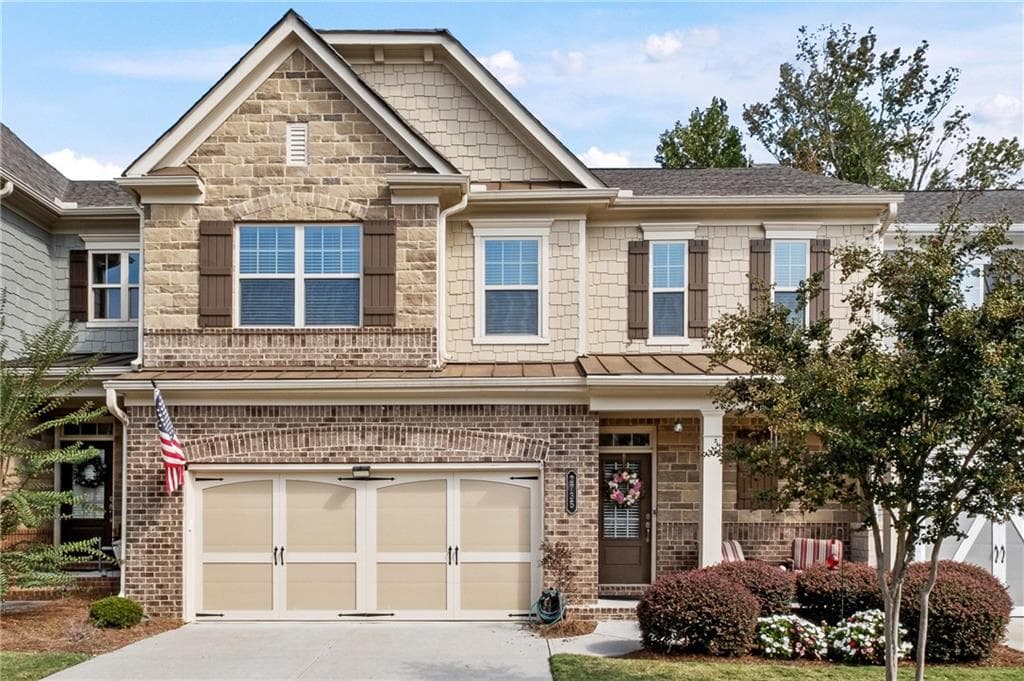 3 bedroom, 4 bathroom, 2,935 sq ft townhouse for sale at 2735 Kimblewick Court, Cumming, GA 30040 — photo 1 of 43