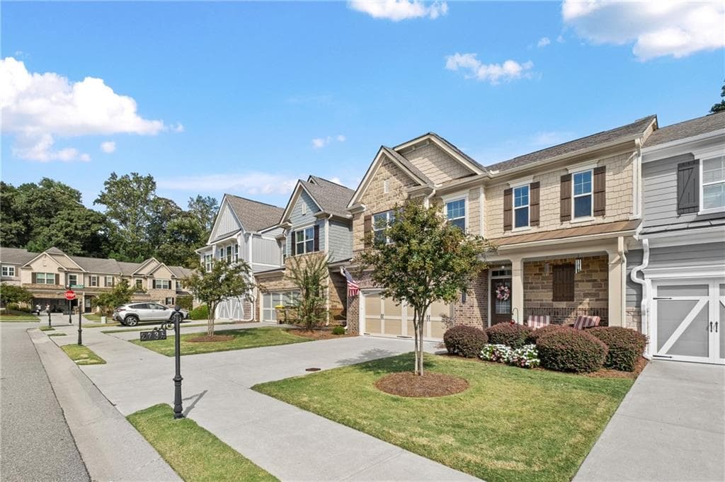 3 bedroom, 4 bathroom, 2,935 sq ft townhouse for sale at 2735 Kimblewick Court, Cumming, GA 30040 — photo 2