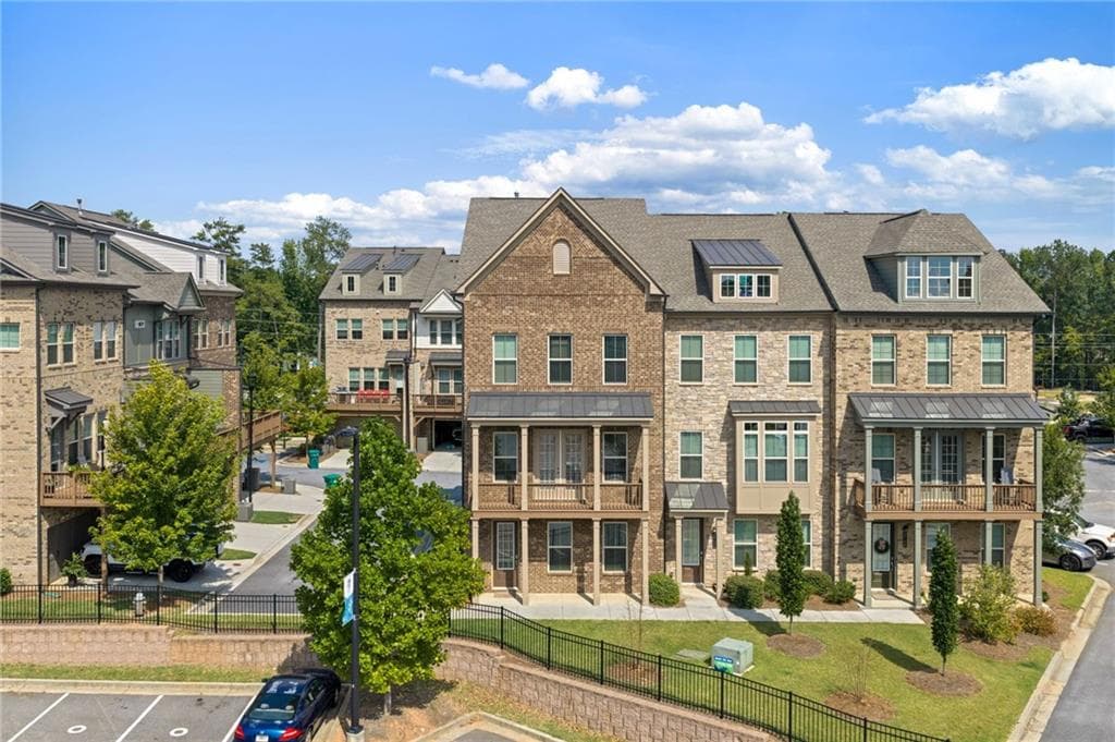 3 bedroom, 4 bathroom, 2,436 sq ft townhouse for sale at 3768 Duke Center Way, Peachtree Corners, GA 30092 — photo 3
