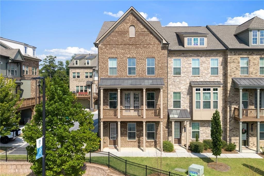 3 bedroom, 4 bathroom, 2,436 sq ft townhouse for sale at 3768 Duke Center Way, Peachtree Corners, GA 30092