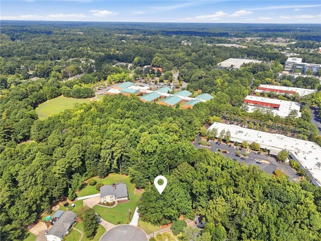 4 bedroom, 2 bathroom, 1,850 sq ft single family residence for sale at 190 Crestwood Court, Alpharetta, GA 30009 — photo 3