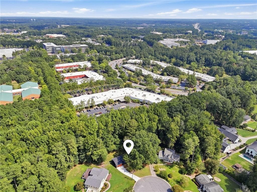 4 bedroom, 2 bathroom, 1,850 sq ft single family residence for sale at 190 Crestwood Court, Alpharetta, GA 30009 — photo 4