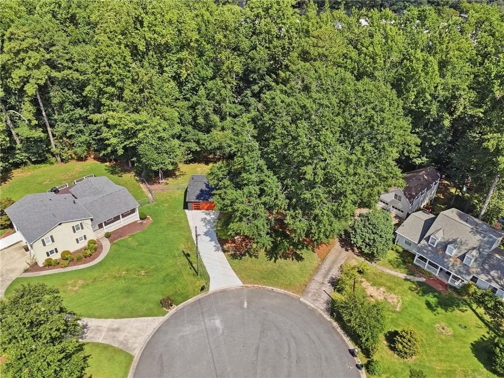 4 bedroom, 2 bathroom, 1,850 sq ft single family residence for sale at 190 Crestwood Court, Alpharetta, GA 30009 — photo 5