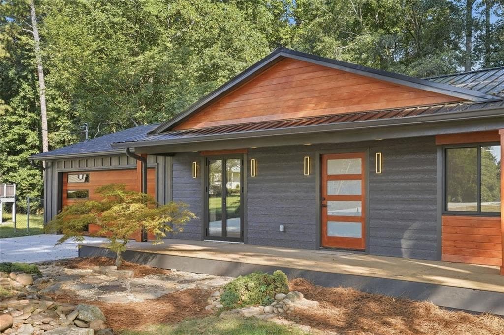 4 bedroom, 2 bathroom, 1,850 sq ft single family residence for sale at 190 Crestwood Court, Alpharetta, GA 30009 — photo 9