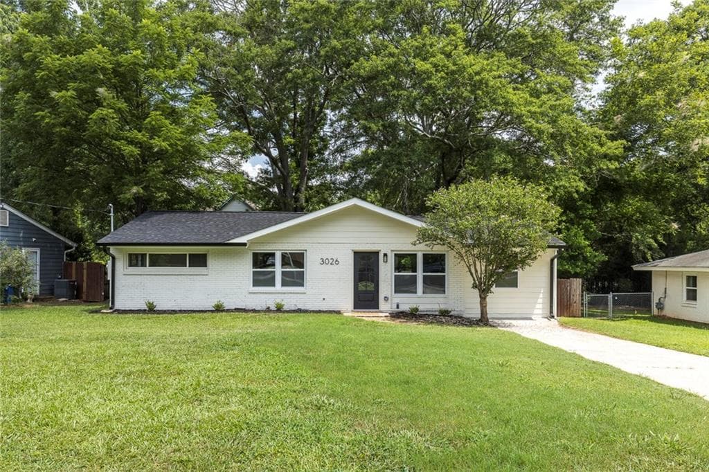 3 bedroom, 2 bathroom, 1,200 sq ft single family residence under contract at 3026 Brook Drive, Decatur, GA 30033 — photo 2