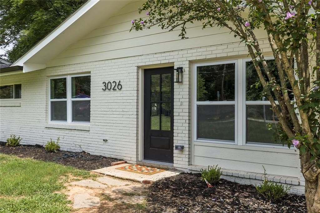 3 bedroom, 2 bathroom, 1,200 sq ft single family residence under contract at 3026 Brook Drive, Decatur, GA 30033 — photo 5