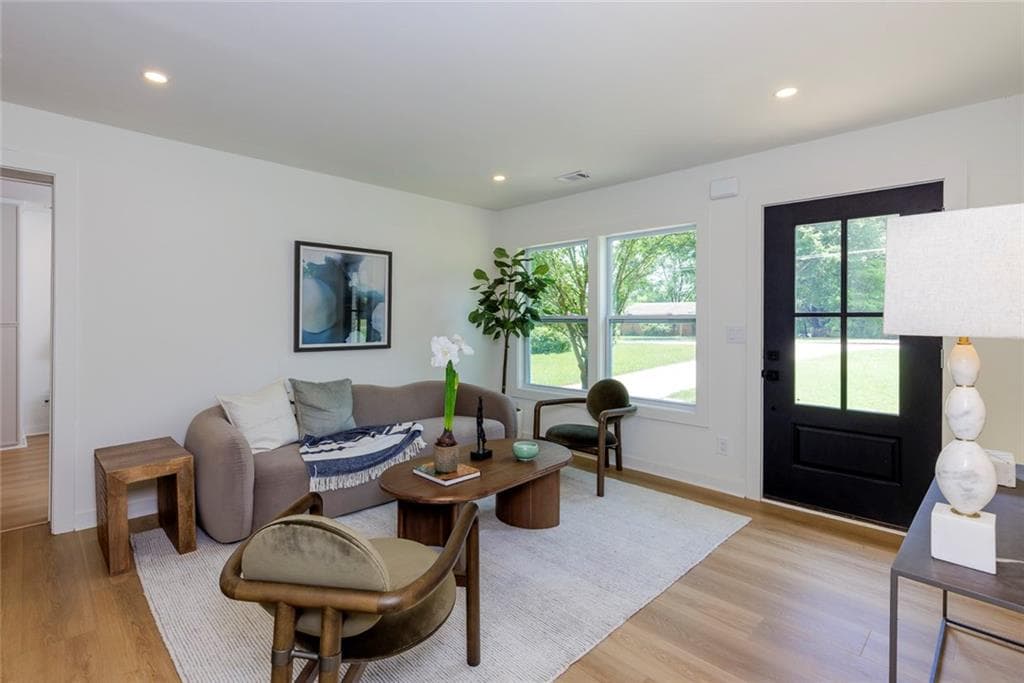 3 bedroom, 2 bathroom, 1,200 sq ft single family residence under contract at 3026 Brook Drive, Decatur, GA 30033 — photo 8