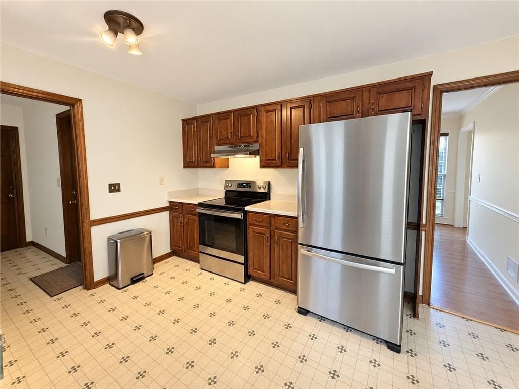 3 bedroom, 3 bathroom, 2,064 sq ft single family residence for sale at 166 Knollwood Drive, Marietta, GA 30064 — photo 2