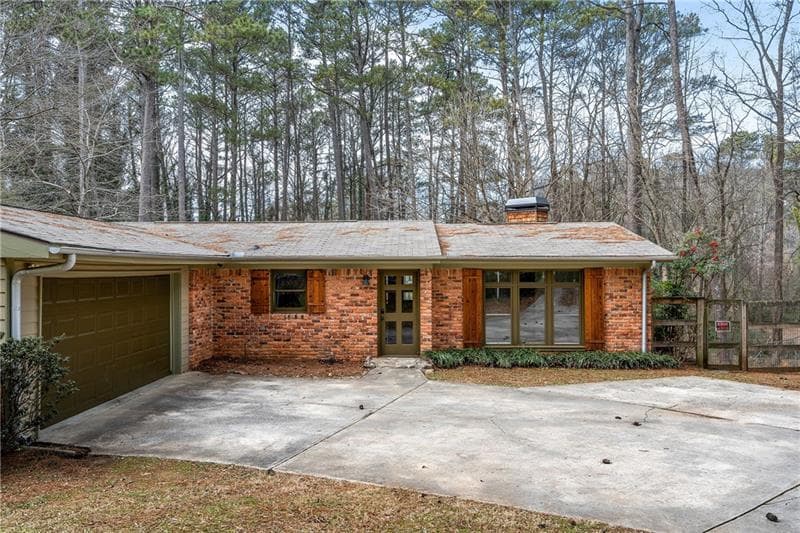 3 bedroom, 3 bathroom, 2,330 sq ft single family residence for rent at 2468 Ridgeway Drive, Atlanta, GA 30360 for $3,400 a month — photo 2